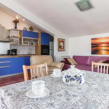 Comfortable 2 Bedroom - 5 Persons *