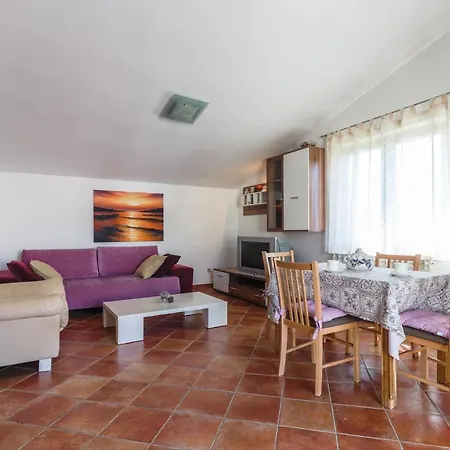 Comfortable 2 Bedroom - 5 Persons Apartament